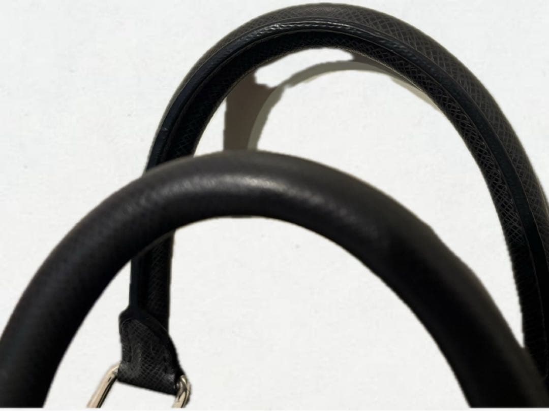 け*け様 【美品】LOUISVUITTONルイヴィトン タイガ ポルト ビジネス