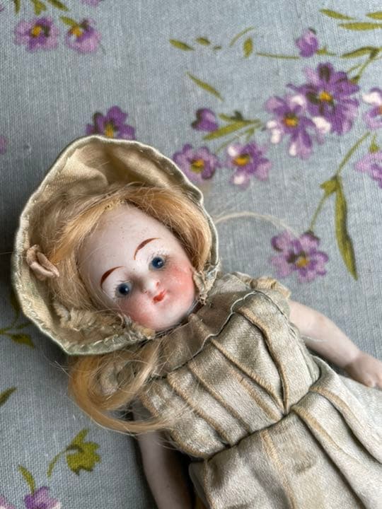 追加画像です。 古い時代のオールビスクドール