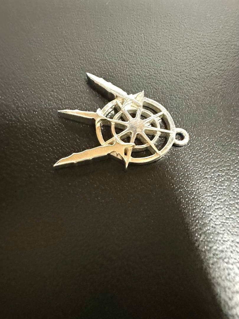 光の護封剣 シルバーペンダント　遊戯王　アクセサリー