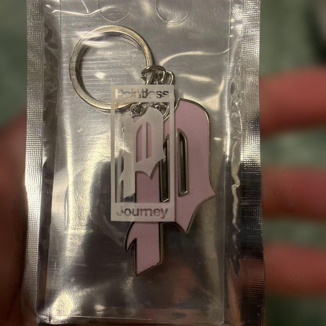 POINTLESS JOURNEYLOGO KEY CHAIN PINK
