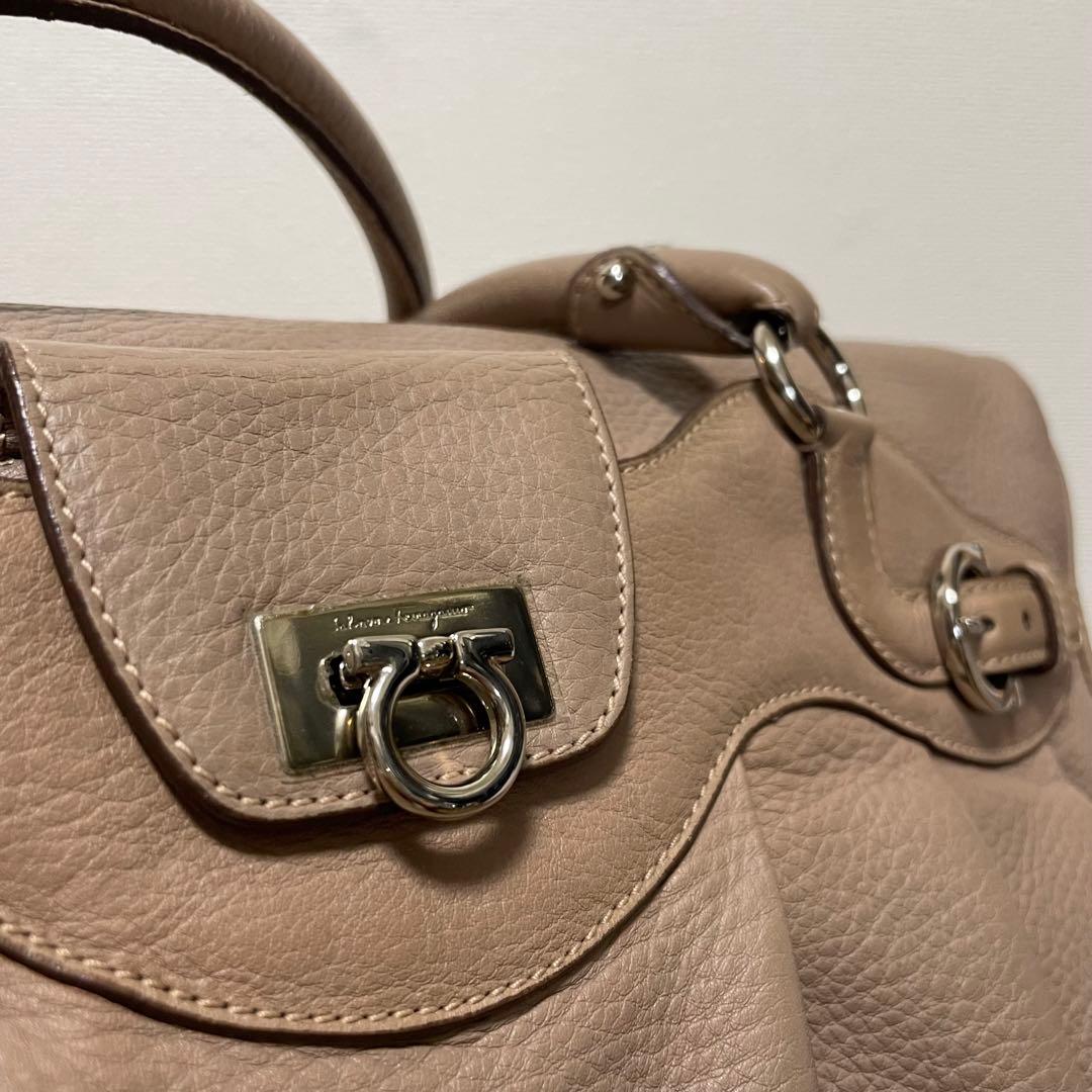 ■Ferragamo（フェラガモ）良品 / レザー /ハンドバッグ/ ベージュ系