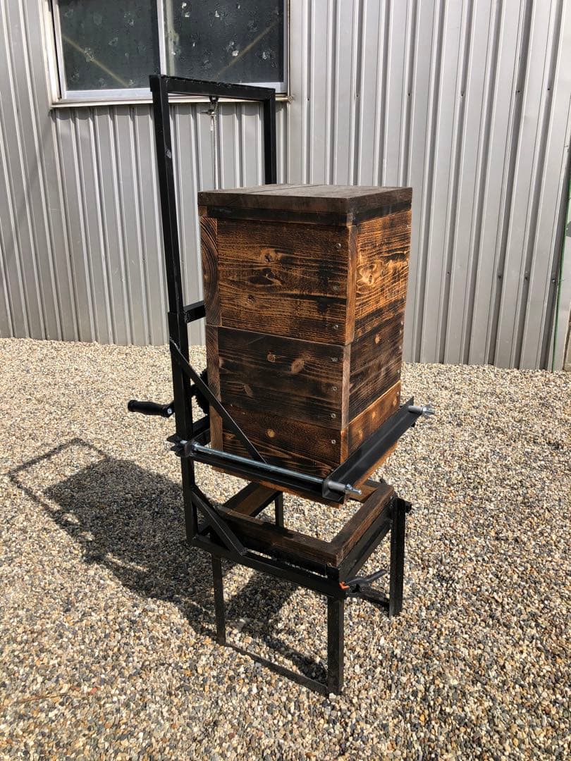 日本蜜蜂 重箱用持ち上げ機対応巣箱台 メッシュ底板セット 29cm用