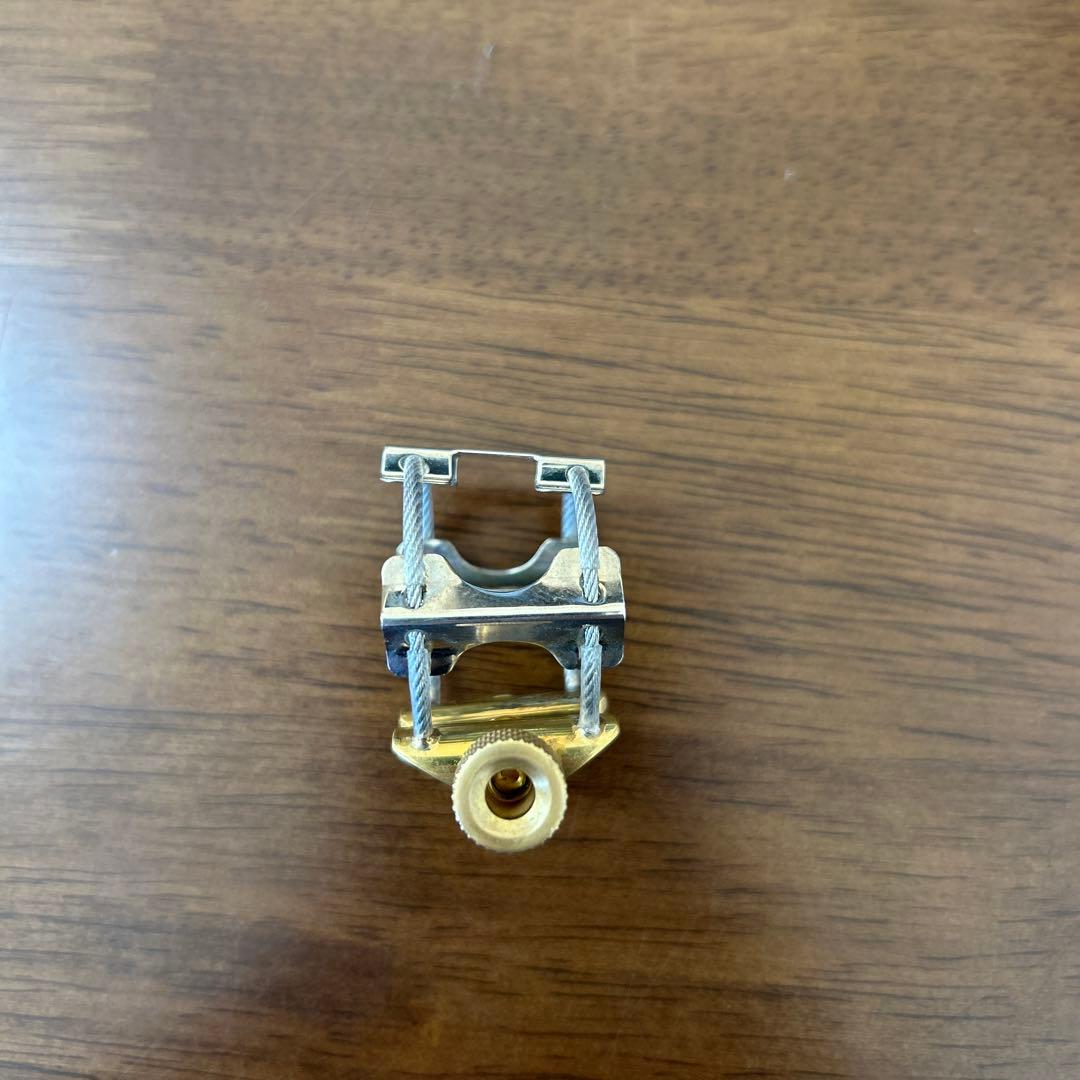 kplumeソプラノサックスラバー用リガチャー　ニッケルシルバー仕上げ