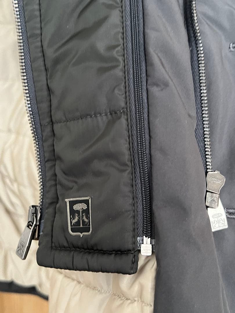 イタリア製　コルネリアーニ　防寒中綿コート