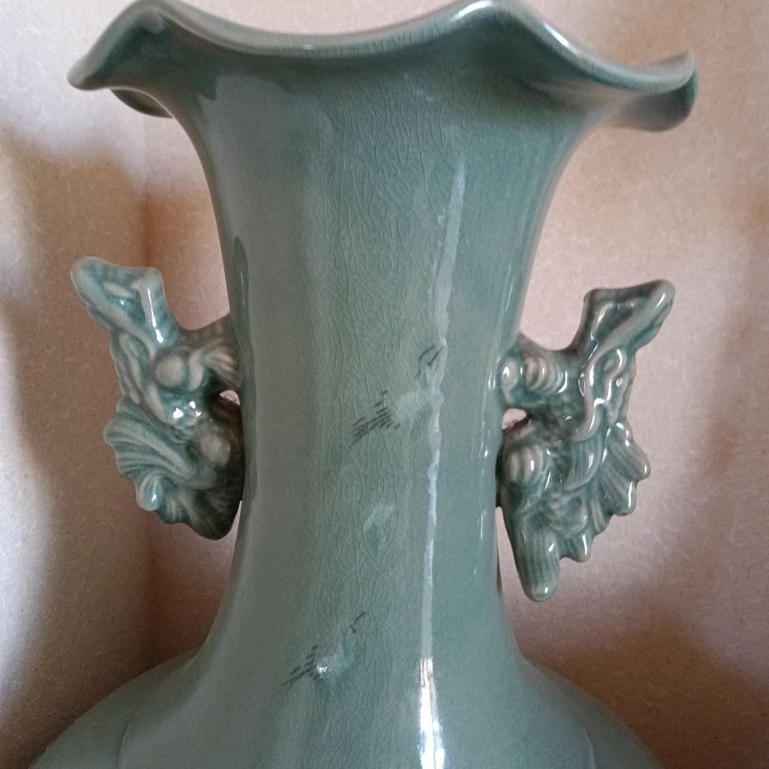 緑色陶器花瓶 獅子の持ち手付き