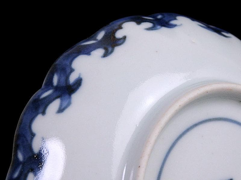 学芸の小部屋 -戸栗美術館- 古伊万里 染付 白抜 葦に鷺