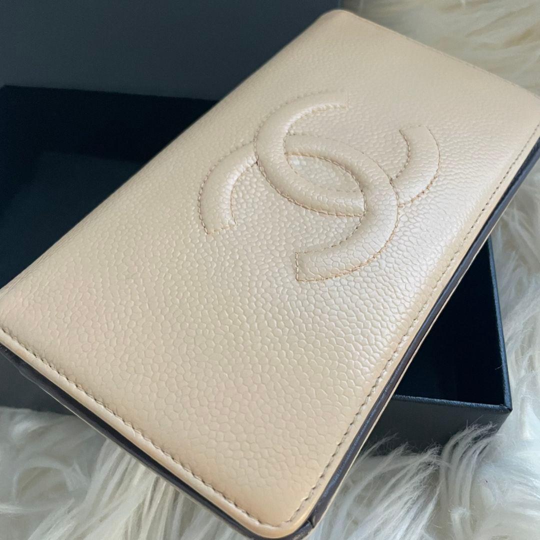 シャネル CHANEL 二つ折り 財布 ココマーク ベージュ キャビアスキン
