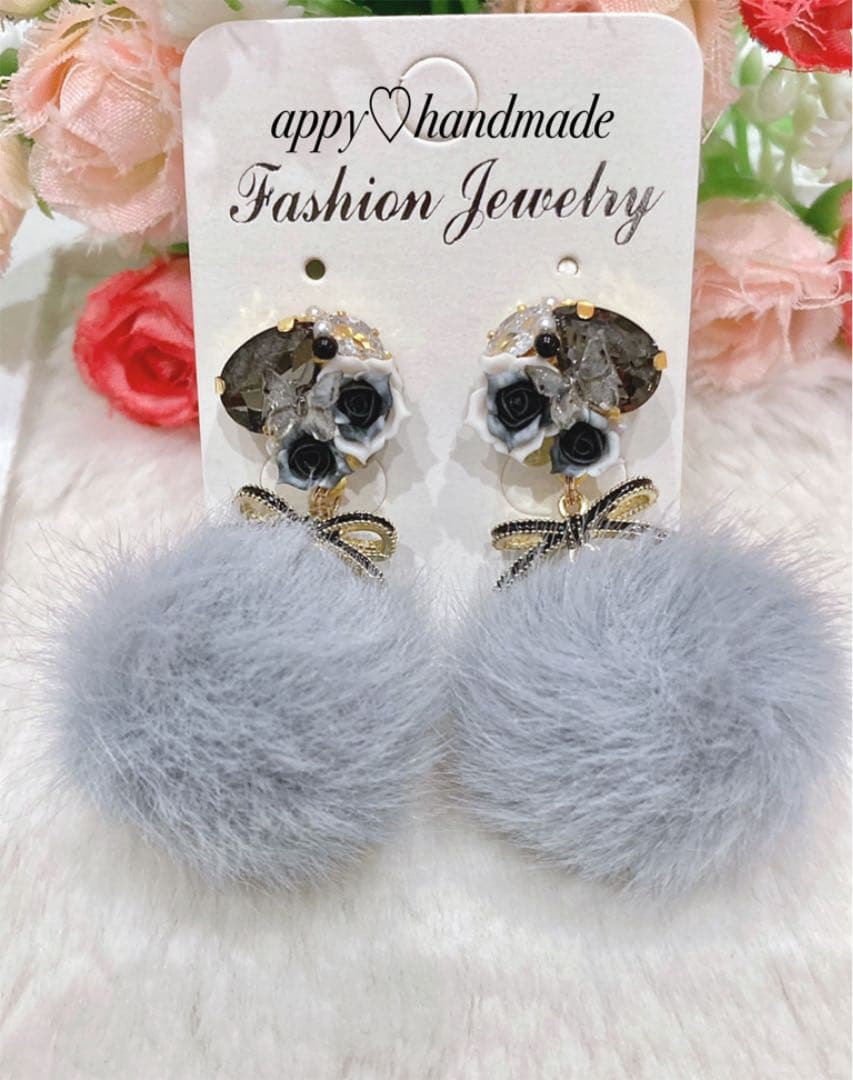 pumpulipuikko OHANA イヤリング ブルー タッセル 刺繍