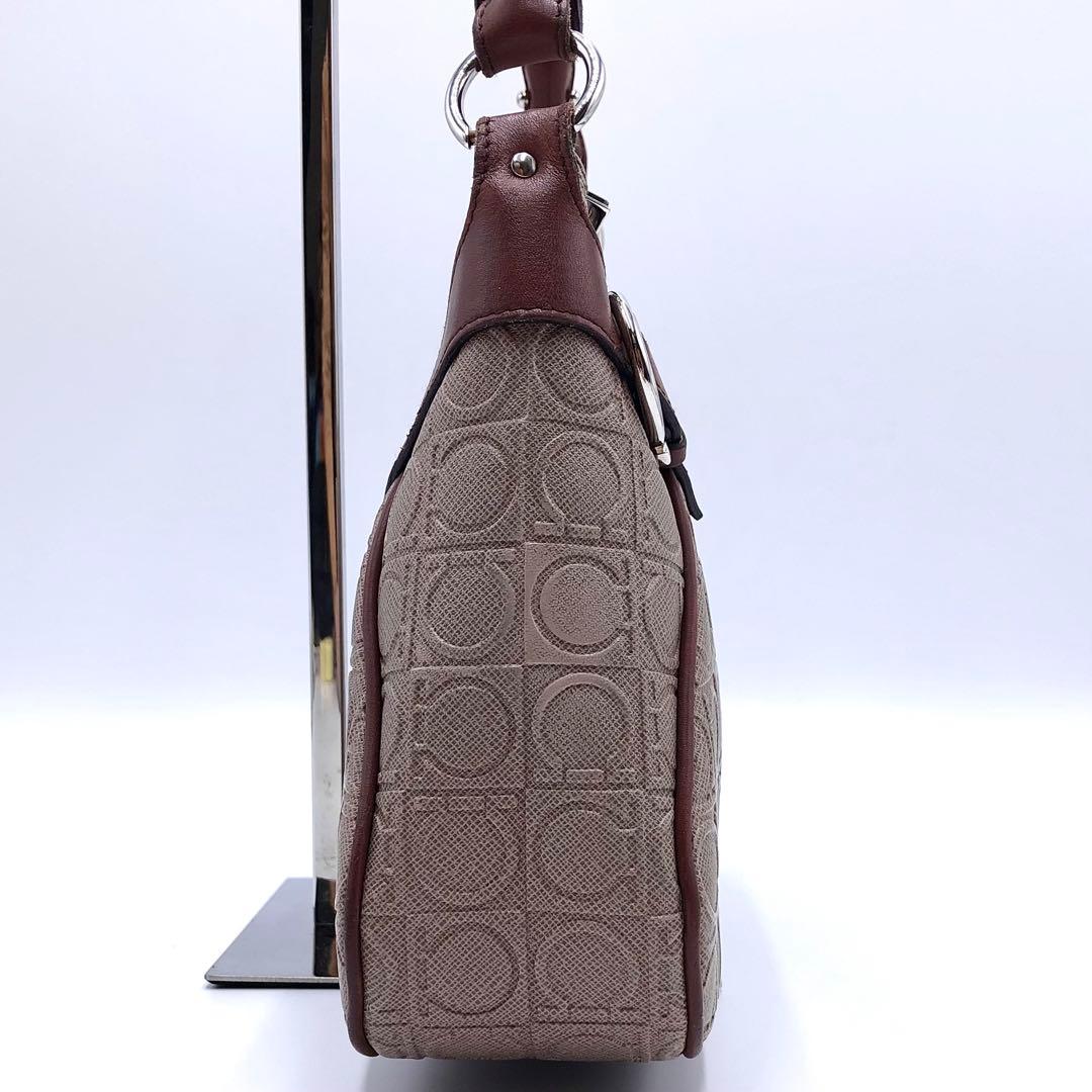 サルヴァトーレフェラガモ アクセサリーポーチ ガンチーニ エンボス バッグ