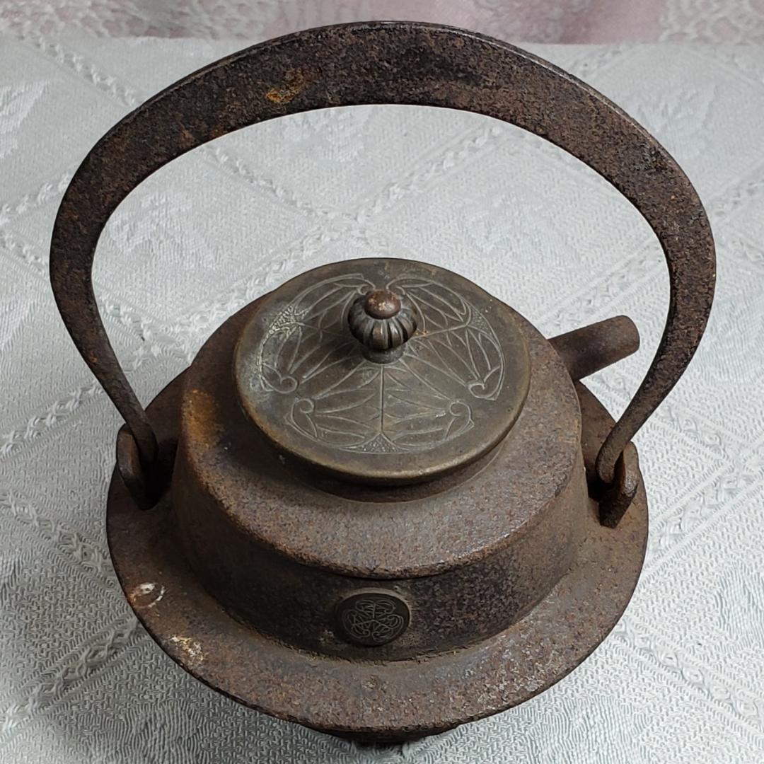 大名品】◇『徳川家伝来 三つ葉葵紋 鉄瓶』 ◇検）徳川家康 亀文