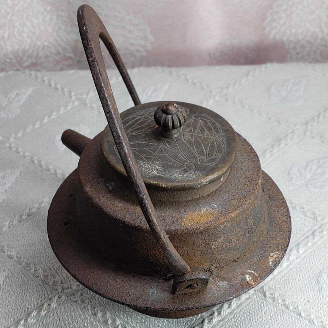 大名品】◇『徳川家伝来 三つ葉葵紋 鉄瓶』 ◇検）徳川家康 亀文