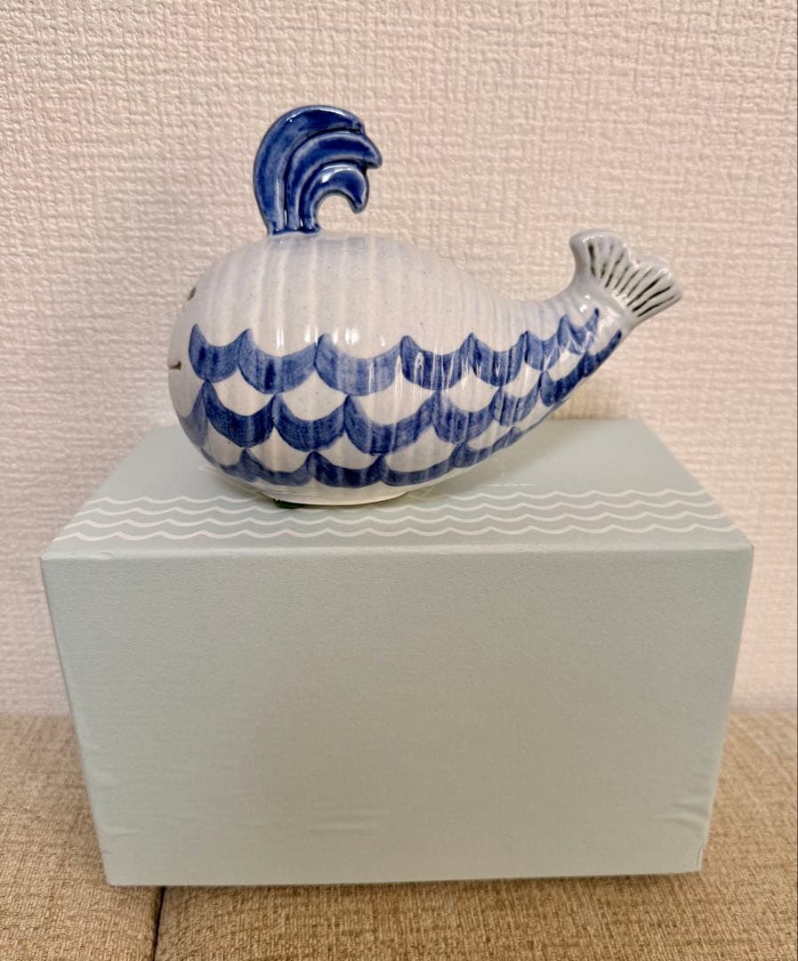 波の上のヨナ リサラーソン Lisa Larson 北欧 クジラ