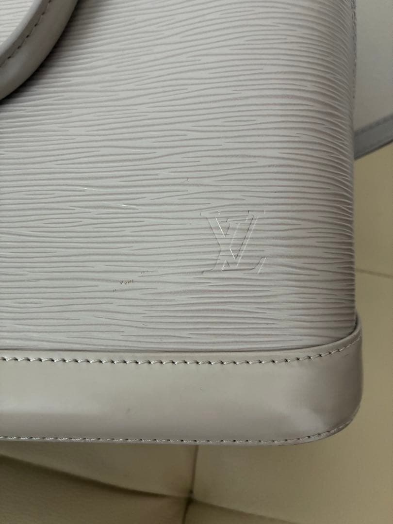 本日限定値下げ　ルイヴィトン エピ バッグ ショルダーベルトセット