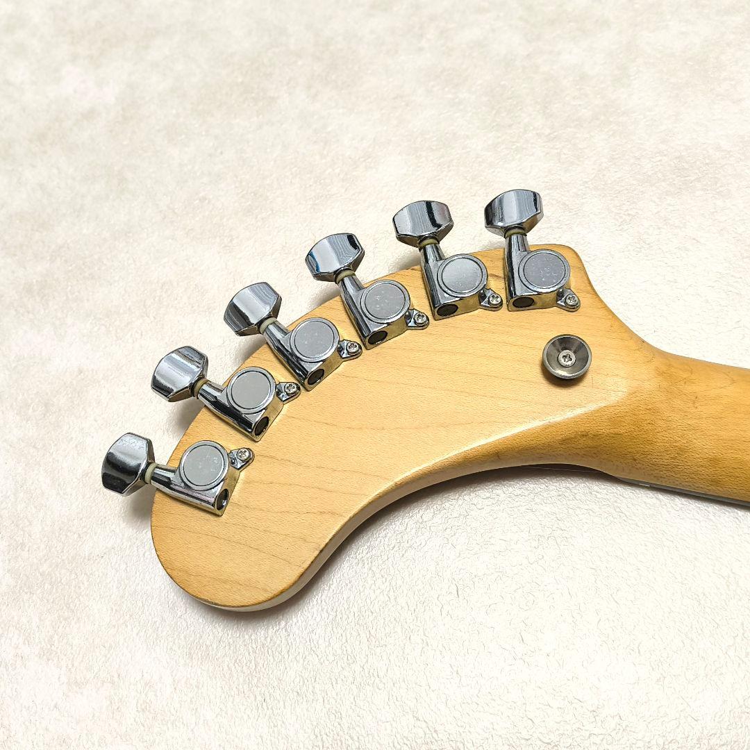 【美品】ZO-3 レッド アンプ内蔵ミニギター ヘッドフォン端子付 ミニギター