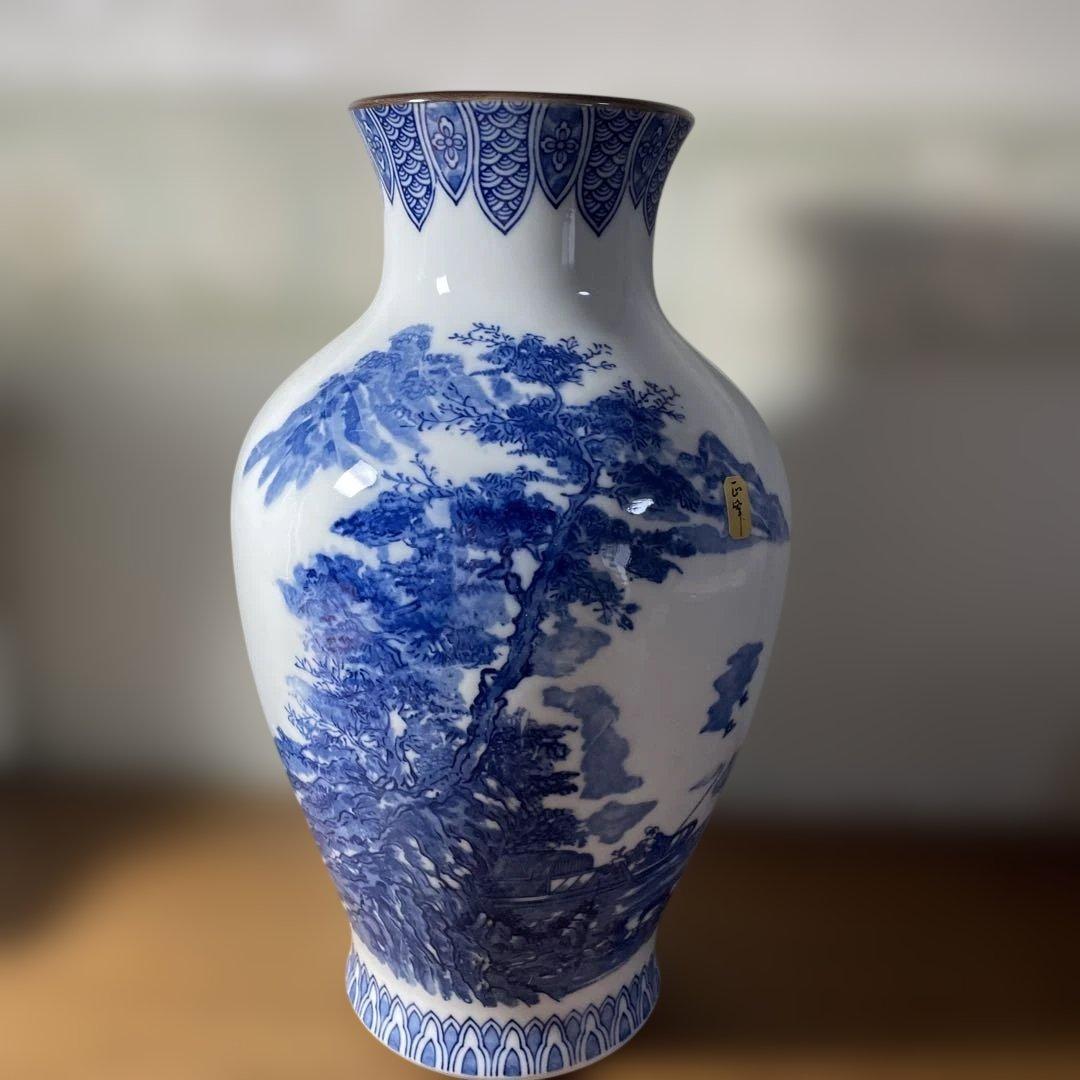 有田焼 青白磁山水画花瓶(西峰作) - メルカリ
