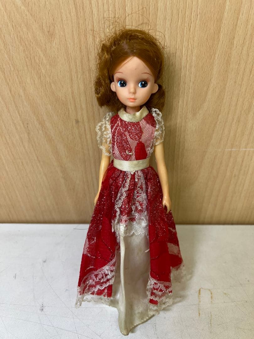 初期 リカちゃん人形 TAKARA製 ヴィンテージドール 赤いドレス付き 昭和