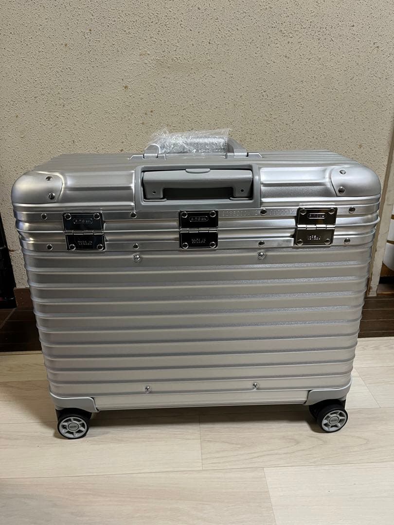 新品未使用】旧ロゴ RIMOWA PILOT 34L F102664983 高価