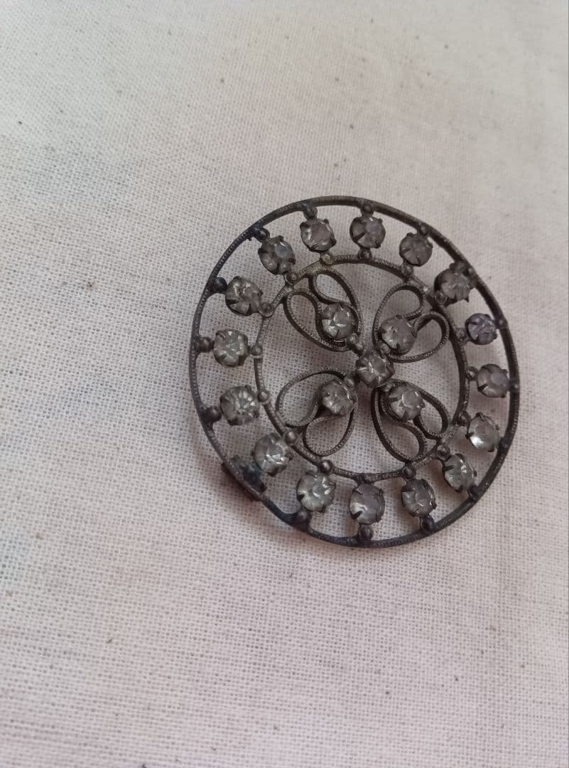☺*︎様 フランスアンティーク ラインストーンのブローチ ガラス