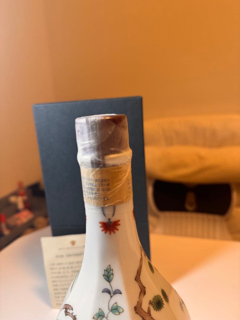 サントリー響21年 有田焼 色絵松鶴梅鶉文八角瓶 2001