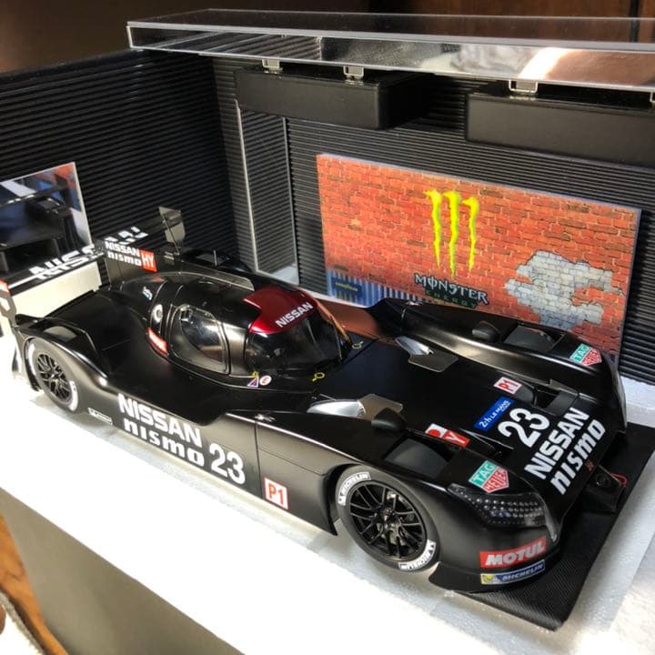 オートアート1/18　NISSAN GT-R LM NISMO