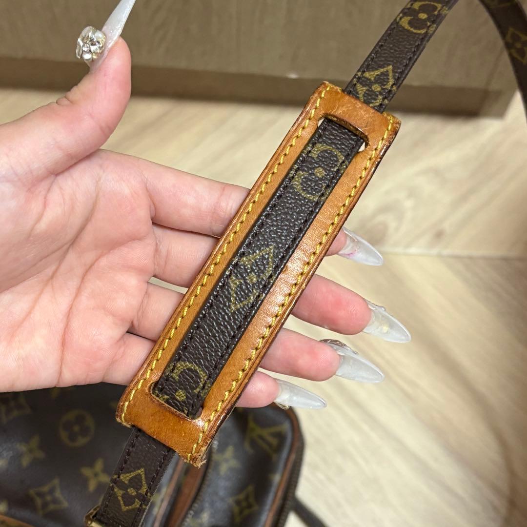Louis Vuitton ルイヴィトン モノグラム アマゾン ショルダーバッグ