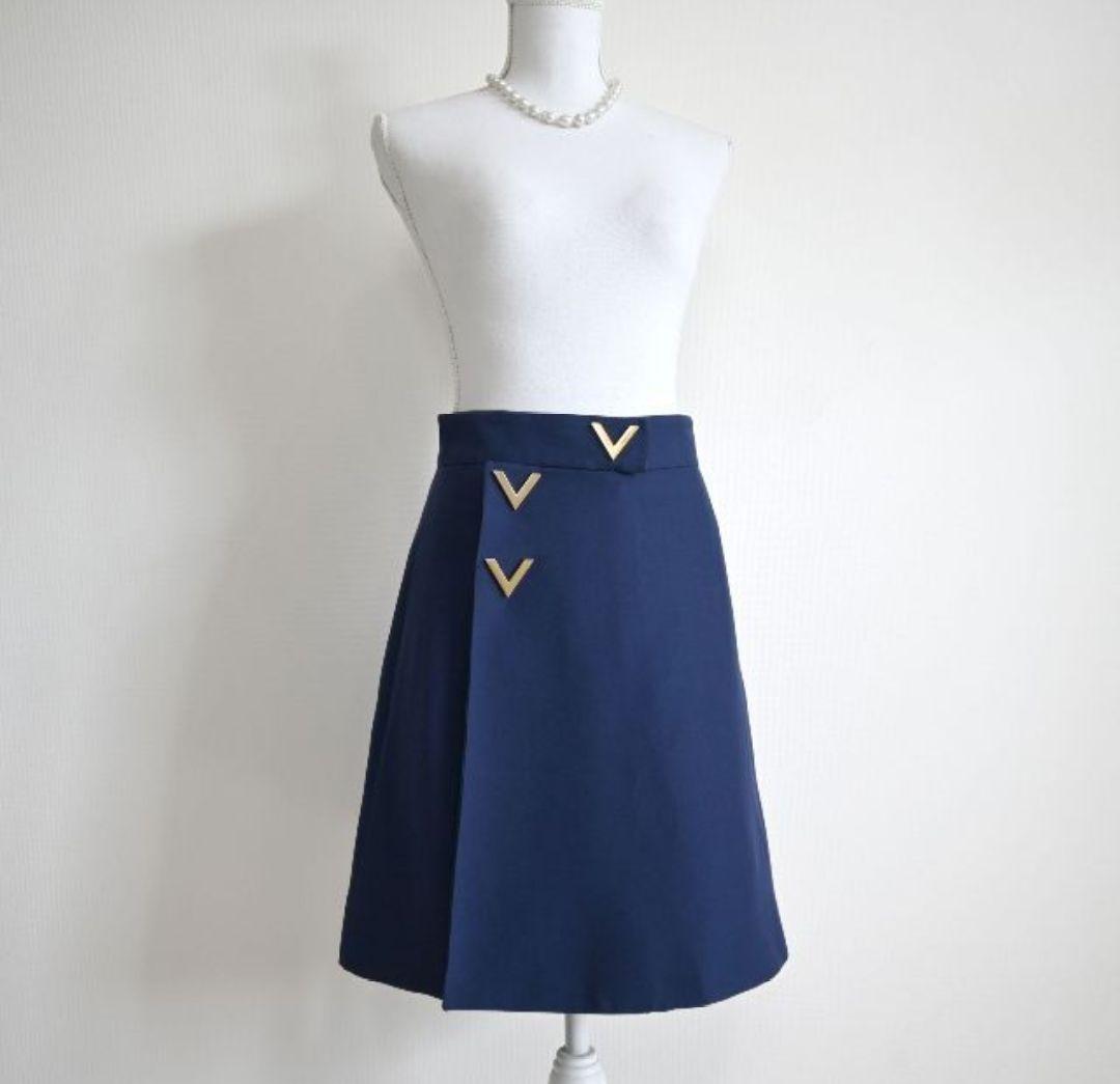 ★VALENTINO最高級ライン★美品★Vロゴプレート★Aラインスカート