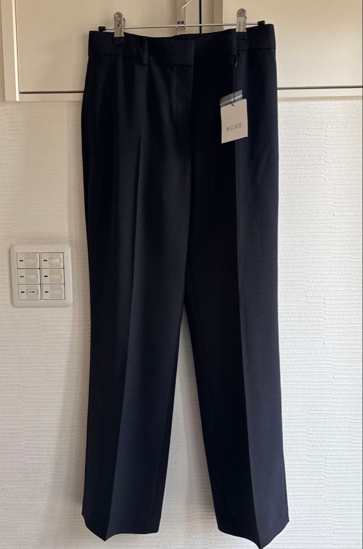 新品タグ付き プラステ 2WAYライトストレッチスリットフレアパンツ M