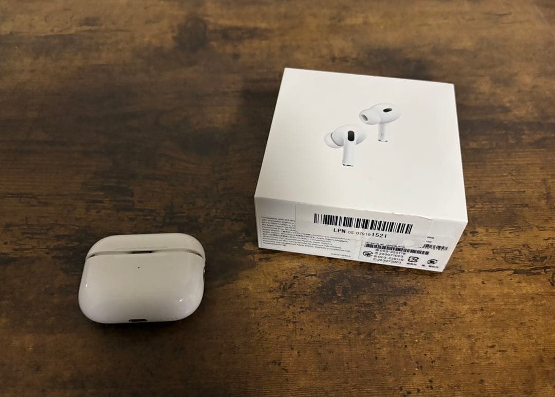 AirPods Pro2 充電口Lightning 箱付 ※破損品(動作確認)