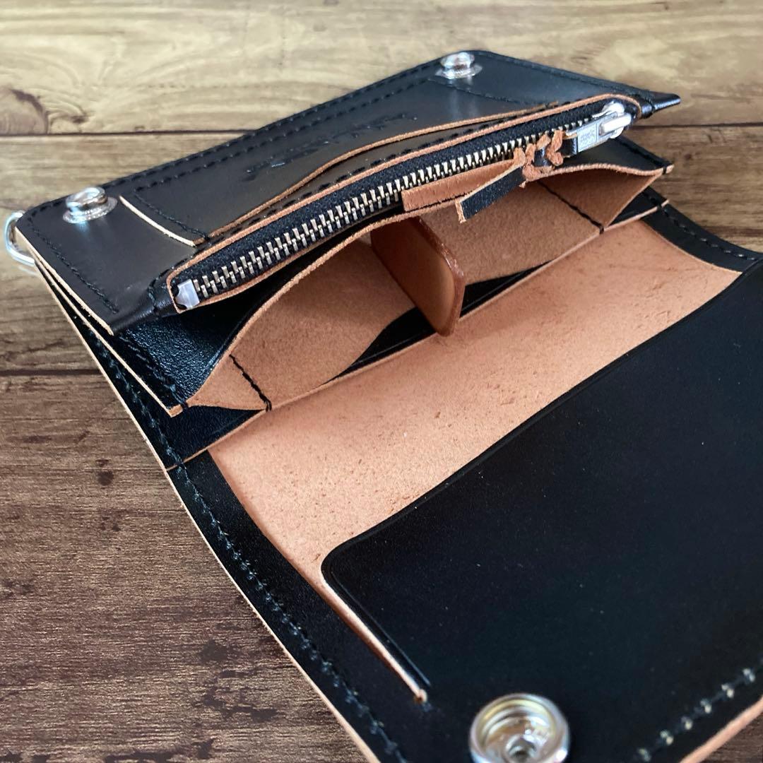 【お札を折らずに収納】カウレザー トラッカーウォレット150（ミドル）3層