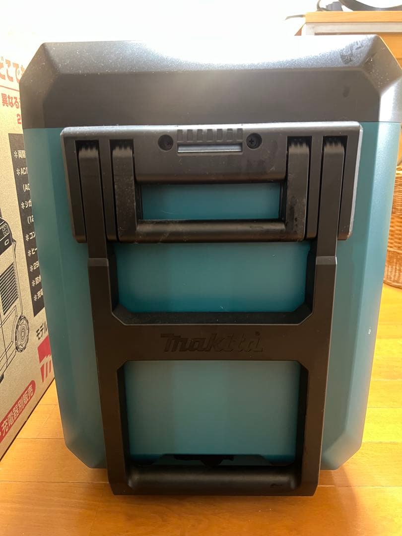 マキタ 充電式保冷温庫 CW004GZO