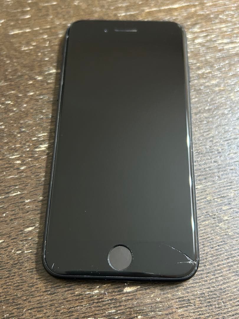 iPhone se 第二世代 128GB SIMフリー ブラック 画面ひびあり