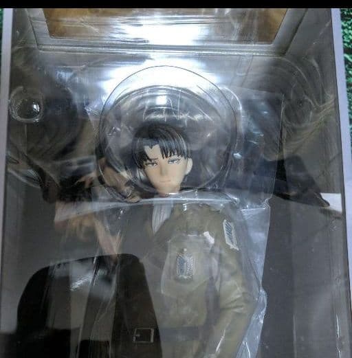 進撃の巨人 USJ フィギュア リヴァイ 兵長（ほほ笑みver.）