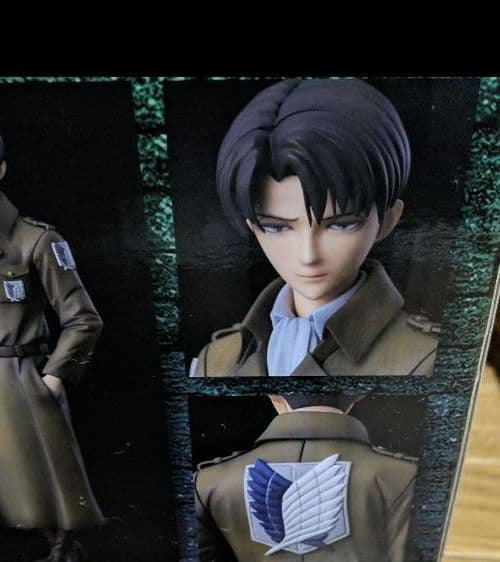 進撃の巨人 USJ フィギュア リヴァイ 兵長（ほほ笑みver.）