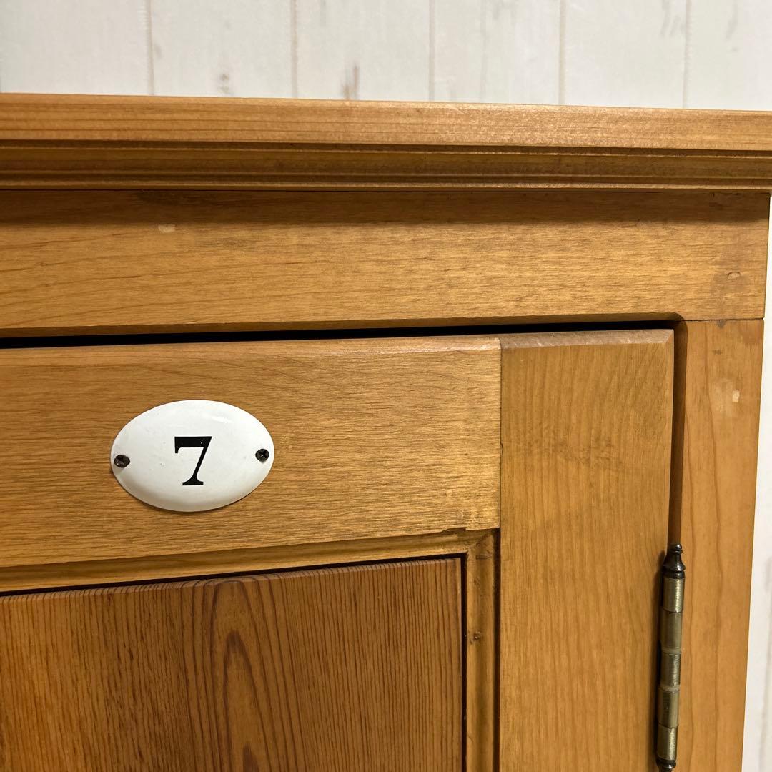 カントリーキャビネット　本棚