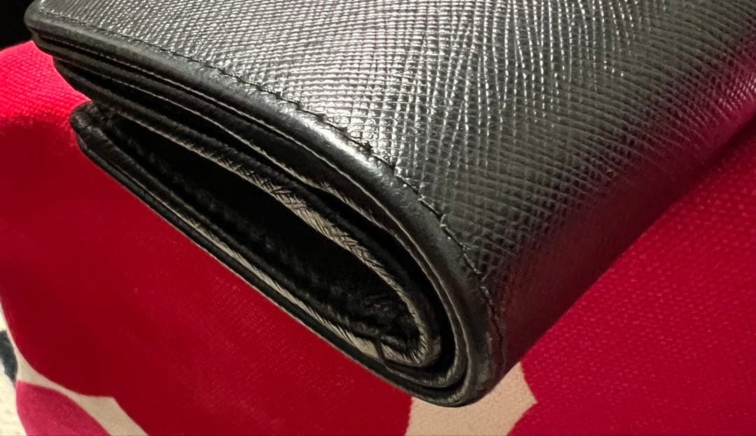 PRADA サフィアーノ二つ折り財布 ブラック