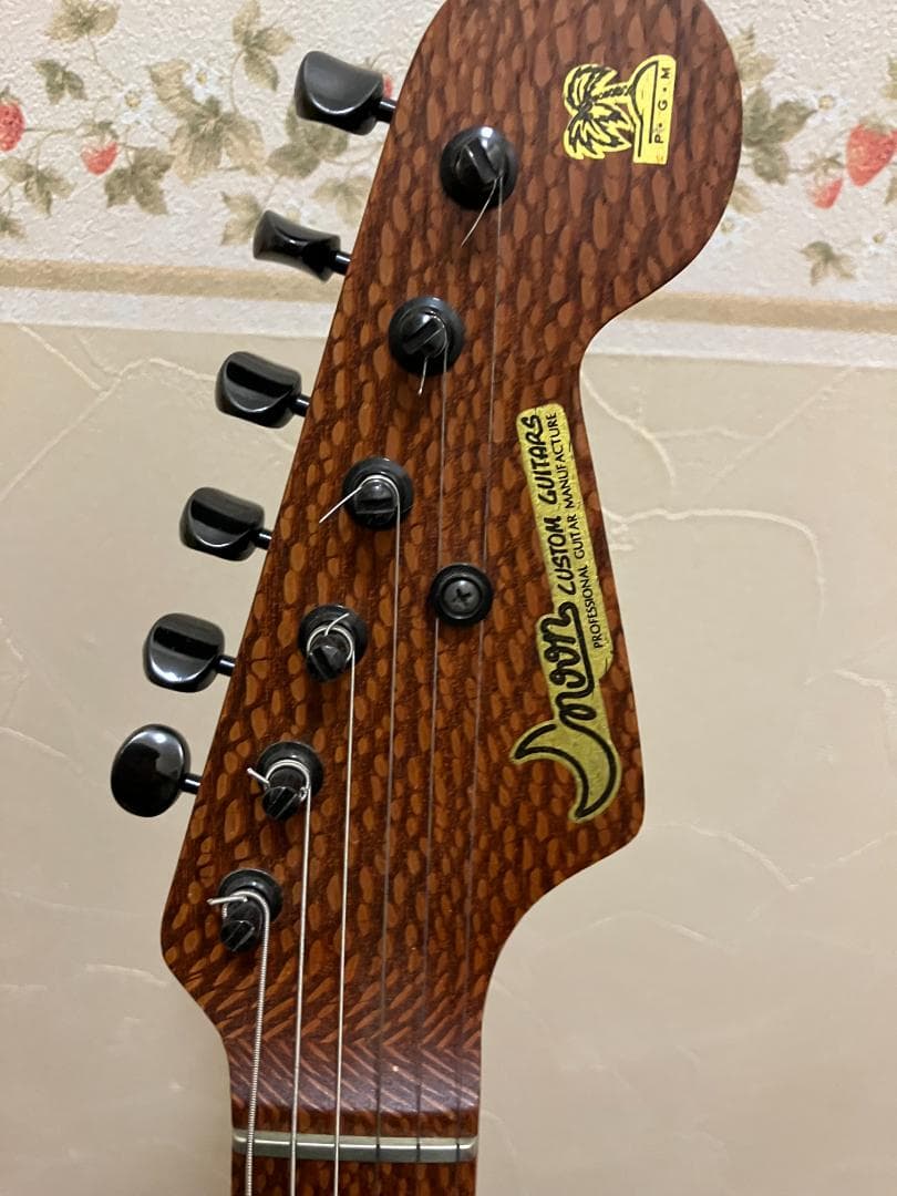 Moonストラトタイプ パーフェロウ バルトリーニ - メルカリ