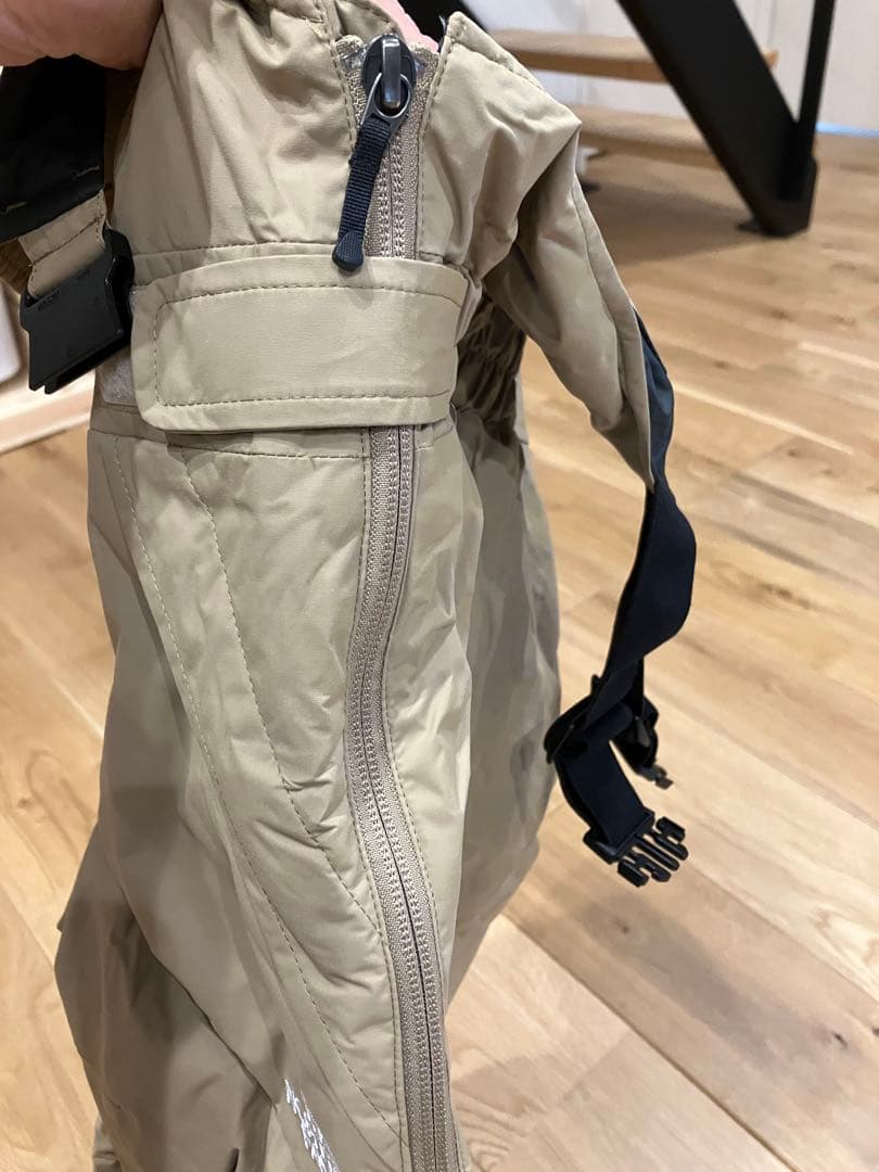 ノースフェイスベビー用スキーオーバーオール ベージュと黒90cm