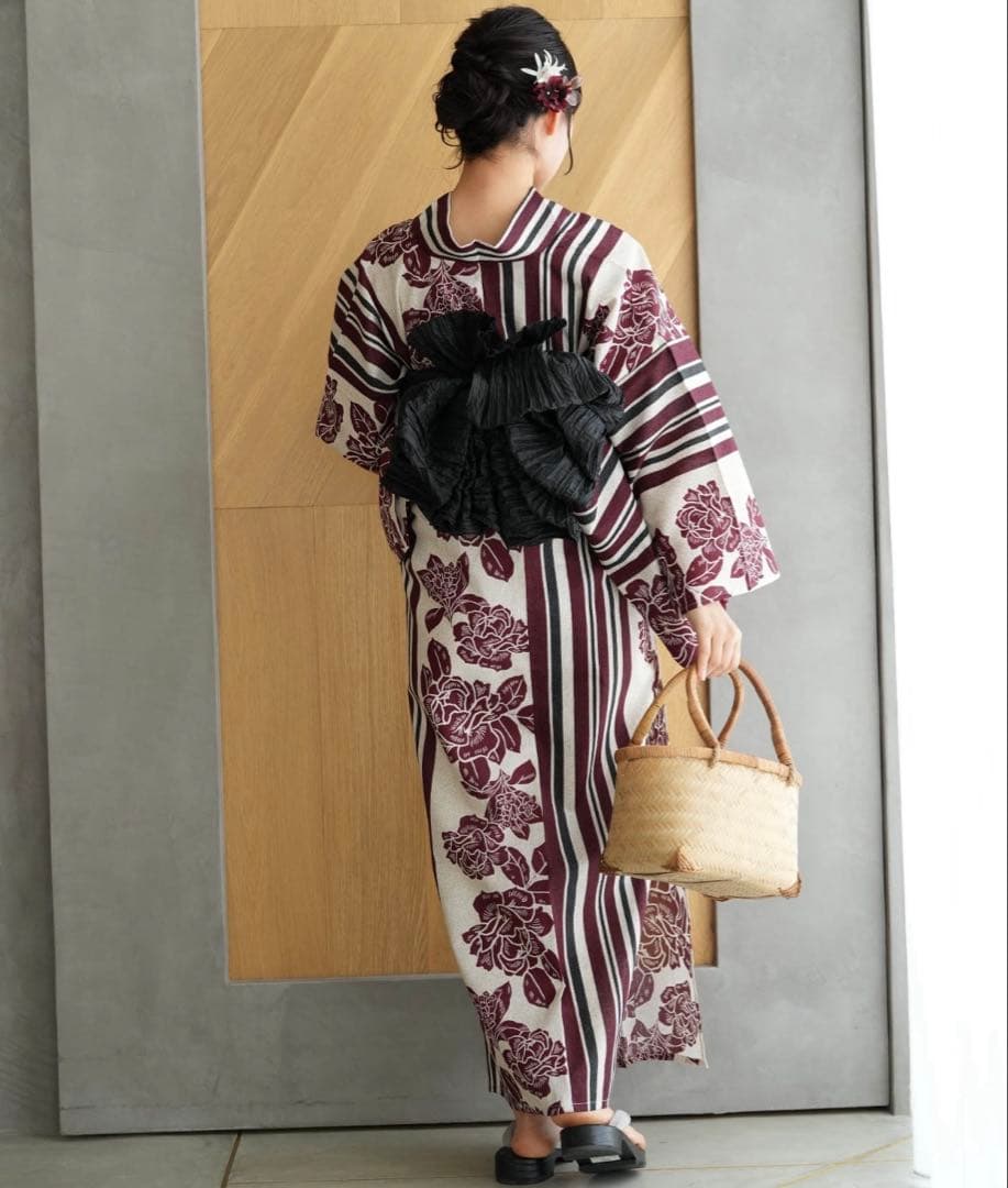 Utatane 浴衣3点セット 大正浪漫えんじ縞と牡丹の染分け