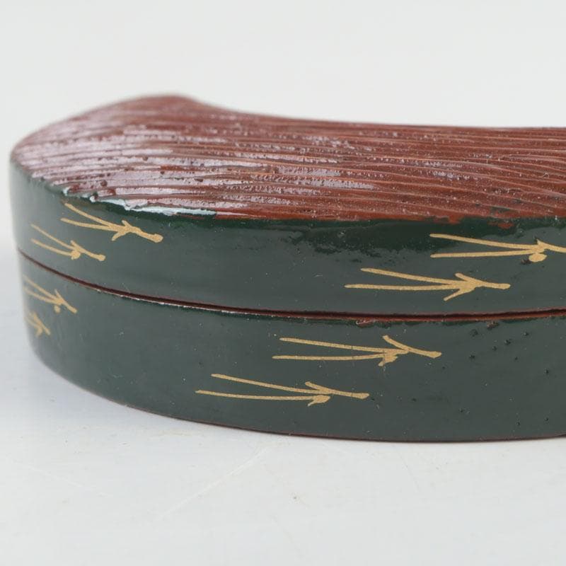 茶道具　高橋峯房作　松蒔絵　三日月型　香合　共箱　V　9498