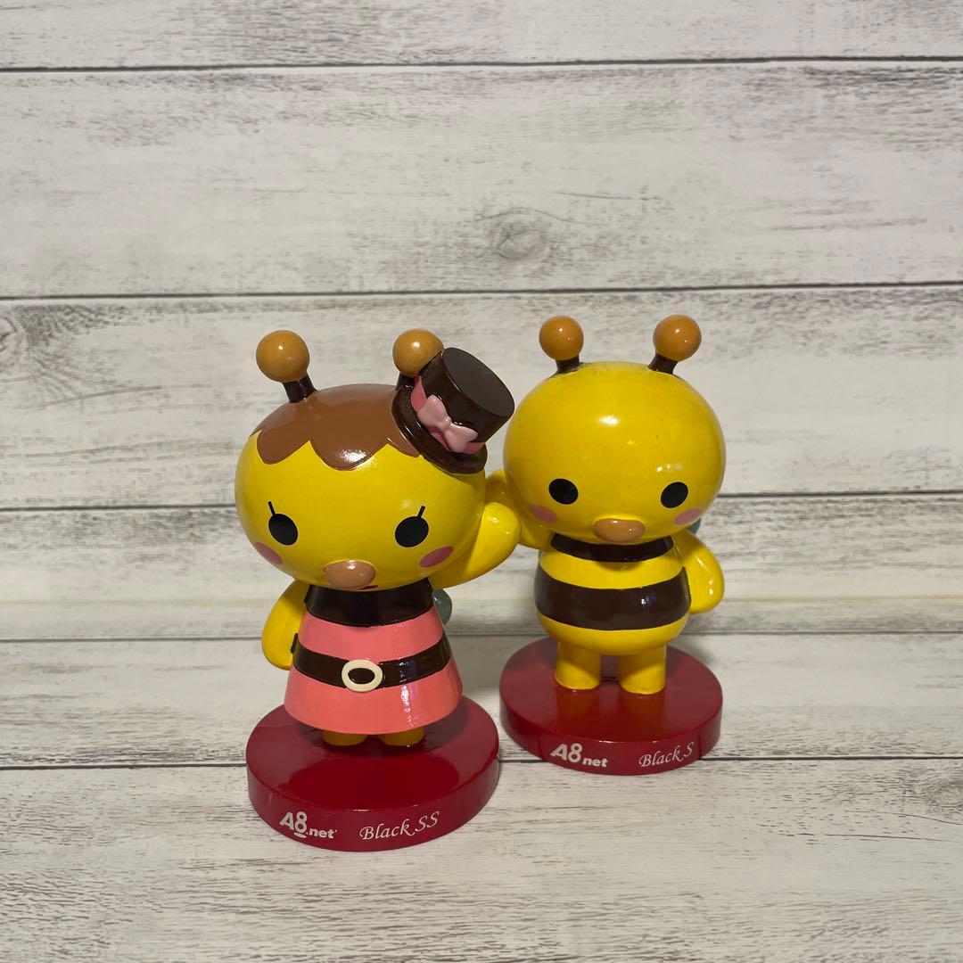 A8.net エーハチくんハチコちゃんフィギュア ブラックss ノベルティ