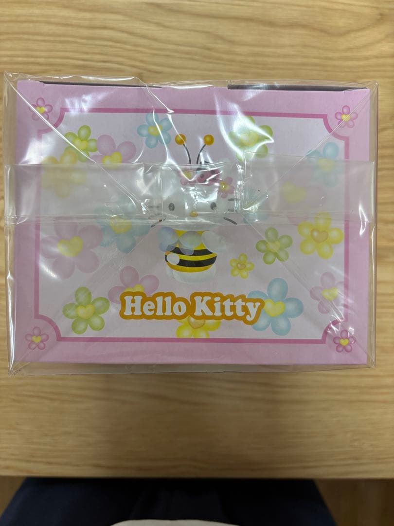 ハローキティ 45th アニバーサリー　メモリアルドール　ハチ