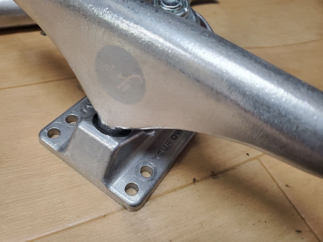 2022年モデルプロも絶賛‼️YOW ヤウ メラキ S5 トラック 中古