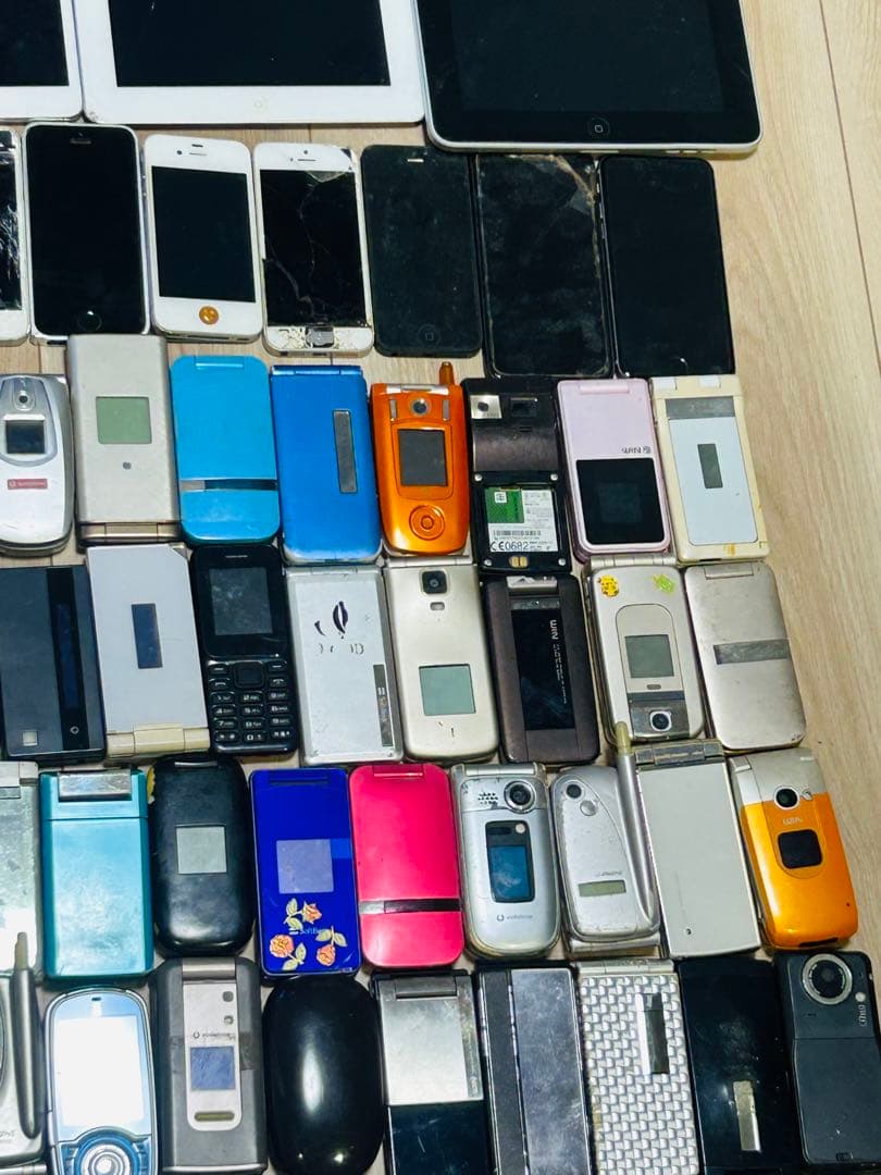タブレット8台、iPhone10台、携帯73台、アンドロイド13台 ジャンク品