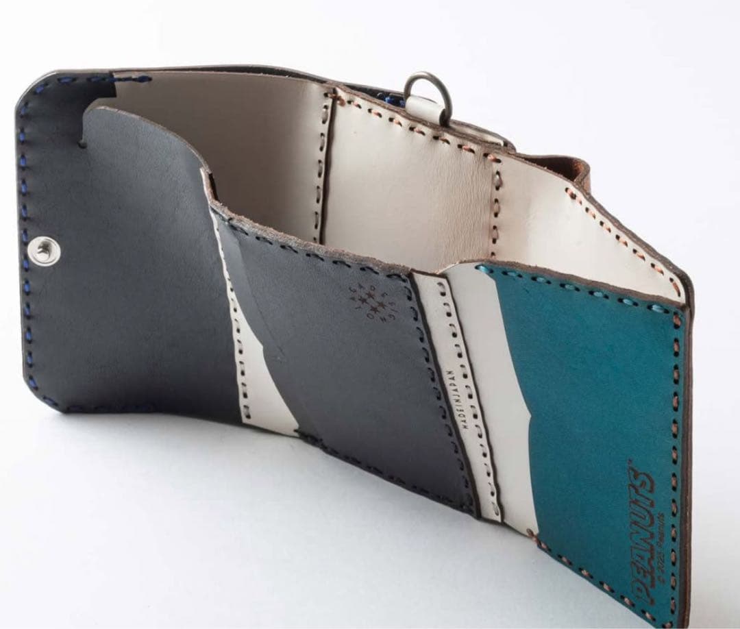 スヌーピー７５周年限定ショート財布OJAGA DESIGN