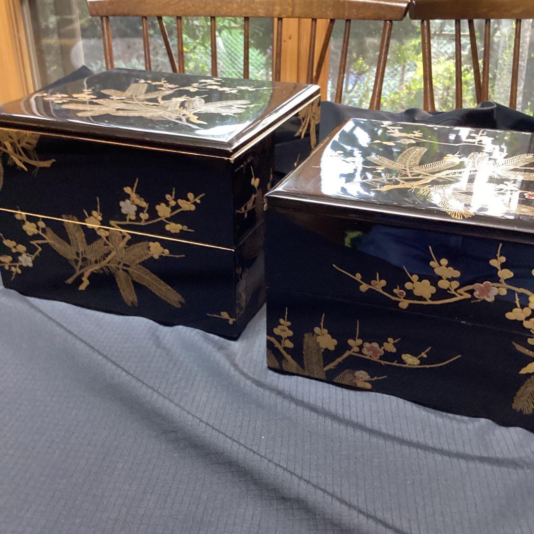 k2f-4 黒色重箱 4段 金箔装飾　漆器　年代物　松竹梅　縁起物