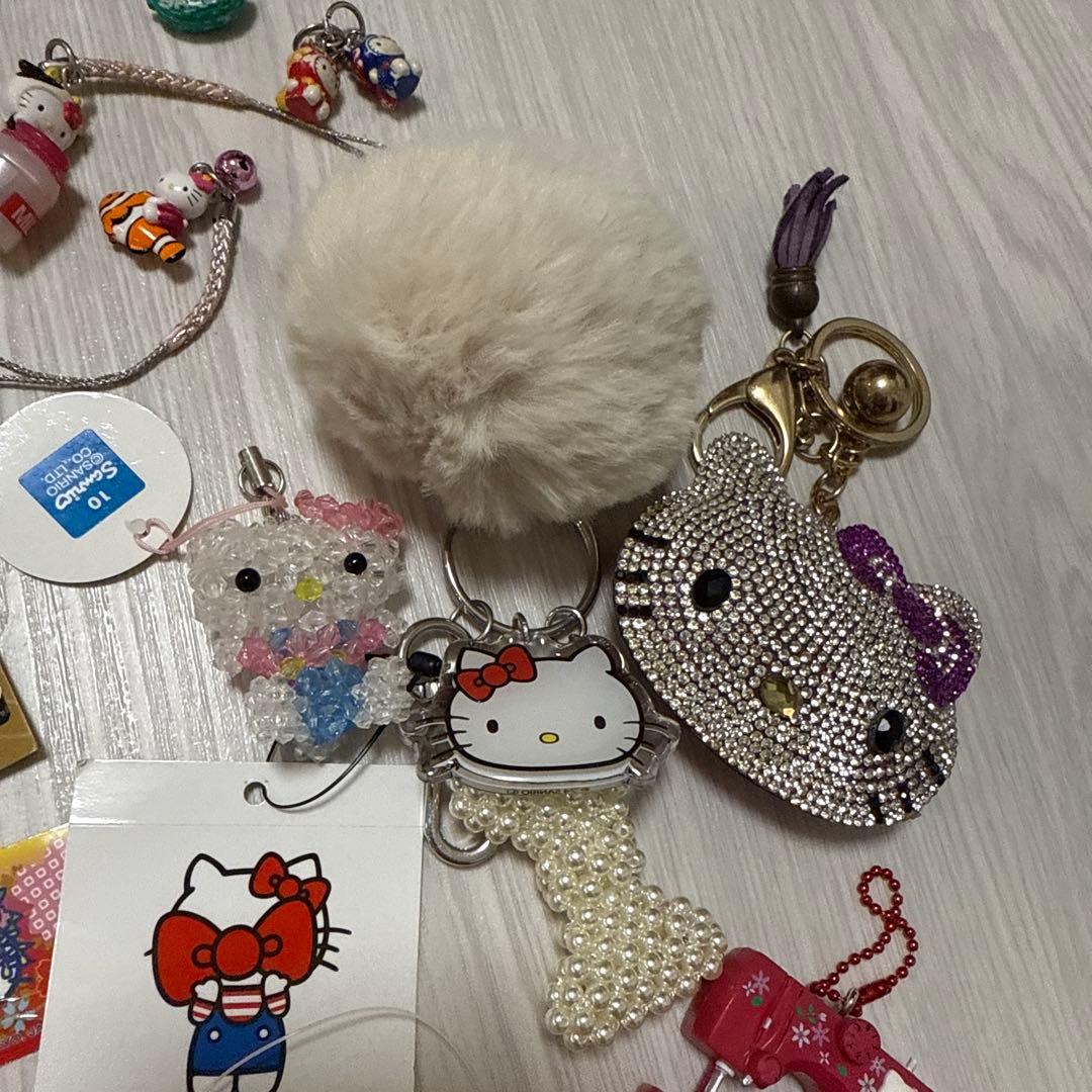 ハローキティ　ご当地　ねつけ　ストラップ　セット　サンリオ