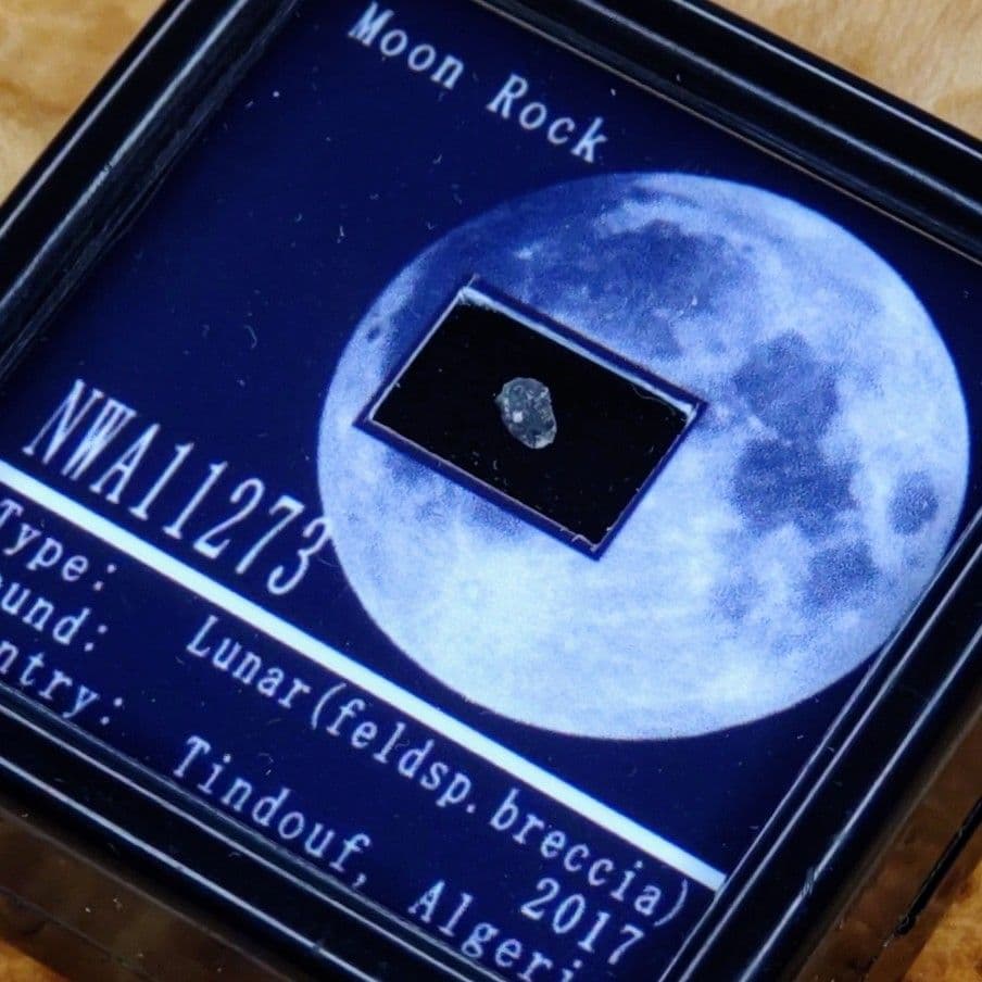 ✨開運! ＊月の石＊ 月から来たNWA11273隕石標本