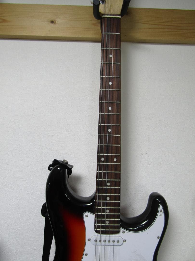 エレキギター Bacchus バッカス ストラトタイプ まぁまぁ美品