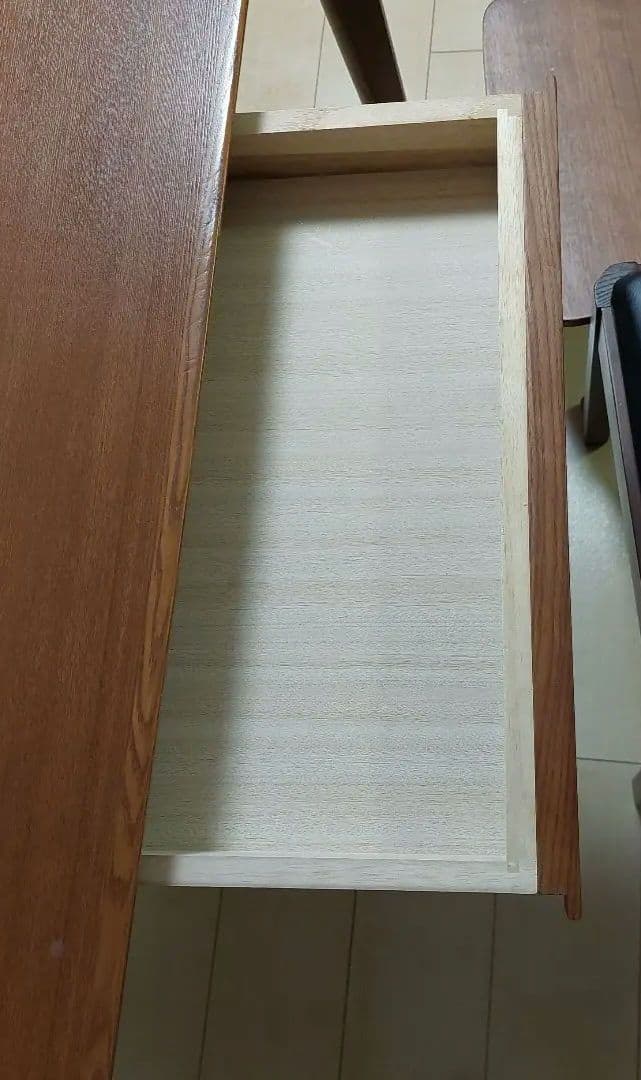 送料込【本日限定出品】ニトリ 引き出し付食卓 ロレイン135 コンセント付き