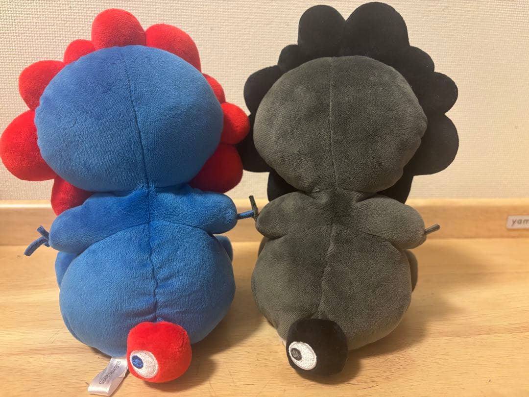 ミャクミャクお手玉風ぬいぐるみS 黒 ノーマル（赤青）2点セット美品